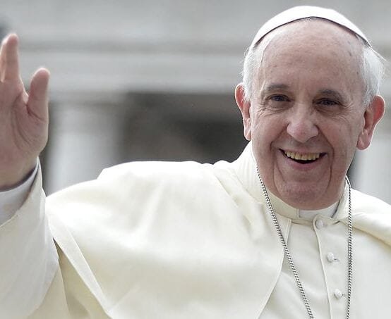 Plus de responsabilités pour les laïcs et pour les femmes : le Pape François insiste en ce mois d’octobre